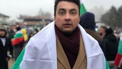 Зам.-министър от БСП си говори с…маздата (кой е Момчил Неков + СНИМКИ)