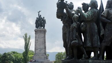 Коалиция ГЕРБ-БСП в София бетонира Паметника на Съветската армия