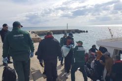 38 мигранти спасени при тежка операция в Черно море край нос Шабла