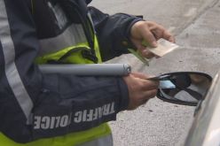 Повдигнаха обвинение на пътен полицай от Пловдив за взимане на подкуп