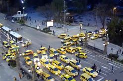 Среднощна блокада София заради убийството на таксиметровия шофьор . Планират масов протест