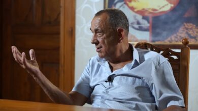 Връзкар в Narod.bg: 80-годишният Ботьо Ботев заловен да хърка в Столична община