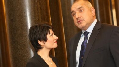 Драми в ГЕРБ: Бойко опънал ушите на Деси Атанасова заради Кирил Петков