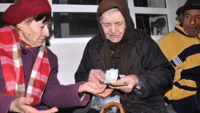 ТРАГЕДИЯ: Властта готви секира за пенсионери и бедняци