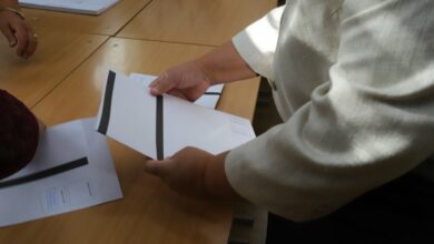 Див скандал: ЦИК не пуска партиите до броенето на вота